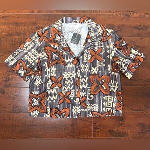 URBAN OUTFITTERS Urban Renewal Remnants Printed Souvenir shirt. Size Small, NWT